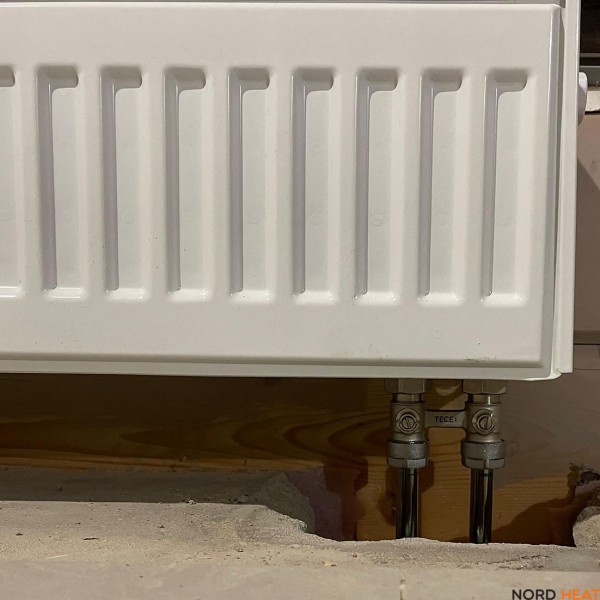 Панельный радиатор Evra Ventil Compact (тип 33 высота 200мм длина 1000 мм) нижнее 1/2