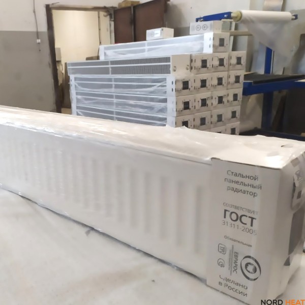 Панельный радиатор Evra Ventil Compact (тип 33 высота 200мм длина 1600 мм) нижнее 1/2