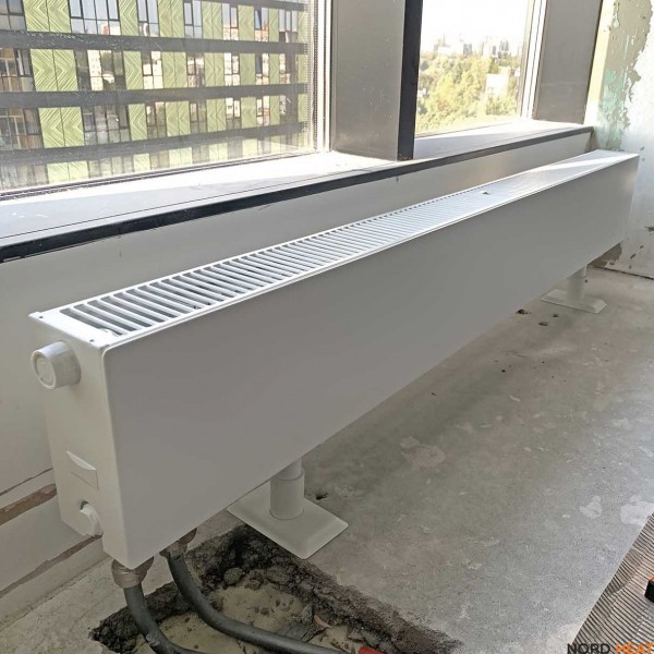 Панельный радиатор Plan Ventil Compact (тип 22 высота 200 мм длина 1800 мм) нижнее 1/2