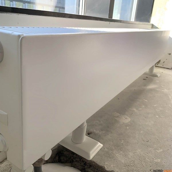 Панельный радиатор Plan Ventil Compact (тип 22 высота 200 мм длина 800 мм) нижнее 1/2