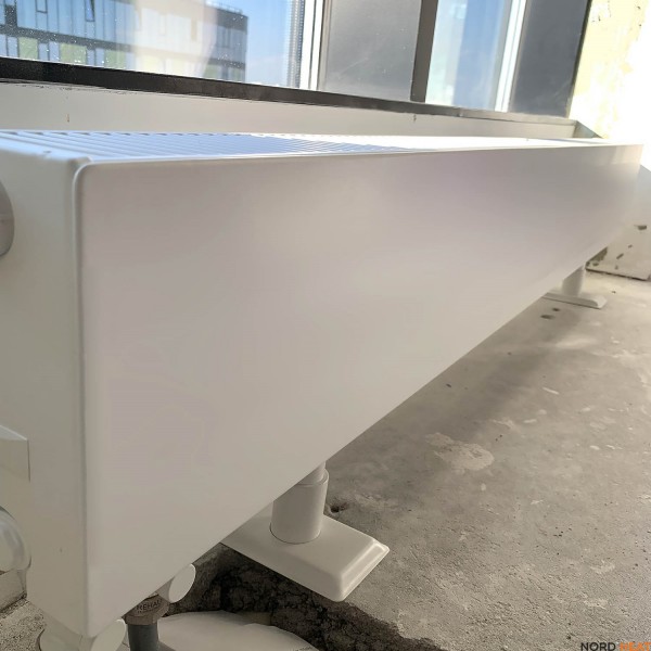 Панельный радиатор Plan Ventil Compact (тип 21 высота 200 мм длина 1000 мм) нижнее 1/2