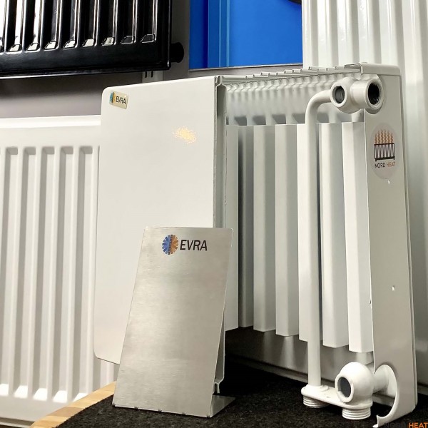 Панельный радиатор Plan Ventil Compact (тип 22 высота 200 мм длина 1000 мм) нижнее 1/2