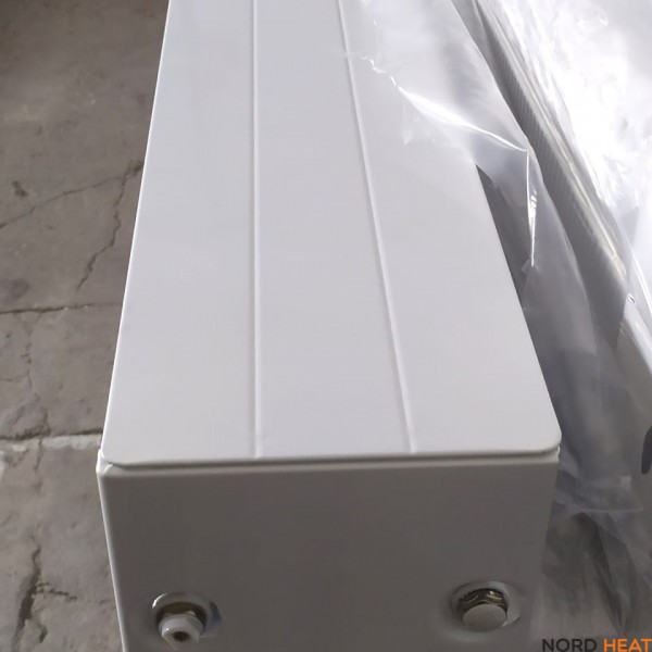 Панельный радиатор Ramo Ventil Compact (тип 33 высота 200 мм длина 1200 мм) нижнее 1/2