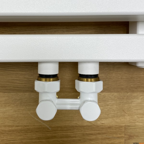 Узел нижнего подключения угловой Giacomini 1/2х3/4, R388X012 RAL 9016 белый