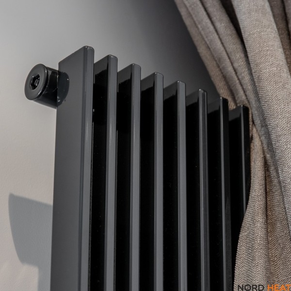 Трубчатый радиатор КЗТО Параллели 1-1750-6 (1-рядный высота 1784 мм 6 секц. длина 151 мм) RAL 9005 текстурный шелк боковое 1/2"