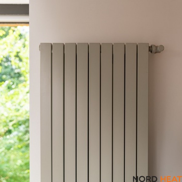 Трубчатый радиатор Соло В (1-рядный высота 1784 мм 10 секций длина 441 мм) нижнее 1/2"