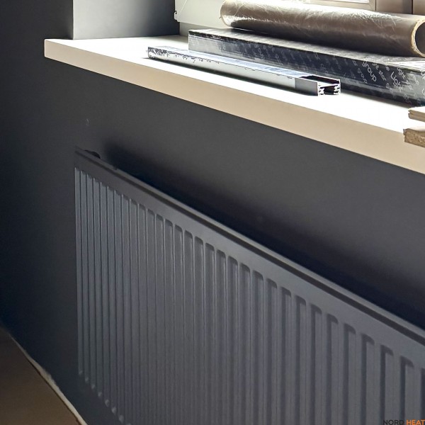 Покраска в RAL 7024 панельного радиатора (тип 10 высота 500 мм длина 1600 мм) Покраска в RAL 7024 панельного радиатора (тип 10 высота 500 мм длина 1600 мм)