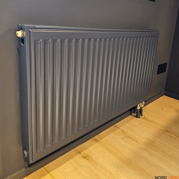 Покраска в RAL 7024 панельного радиатора (тип 21 высота 500 мм длина 900 мм) Покраска в RAL 7024 панельного радиатора (тип 21 высота 500 мм длина 900 мм)